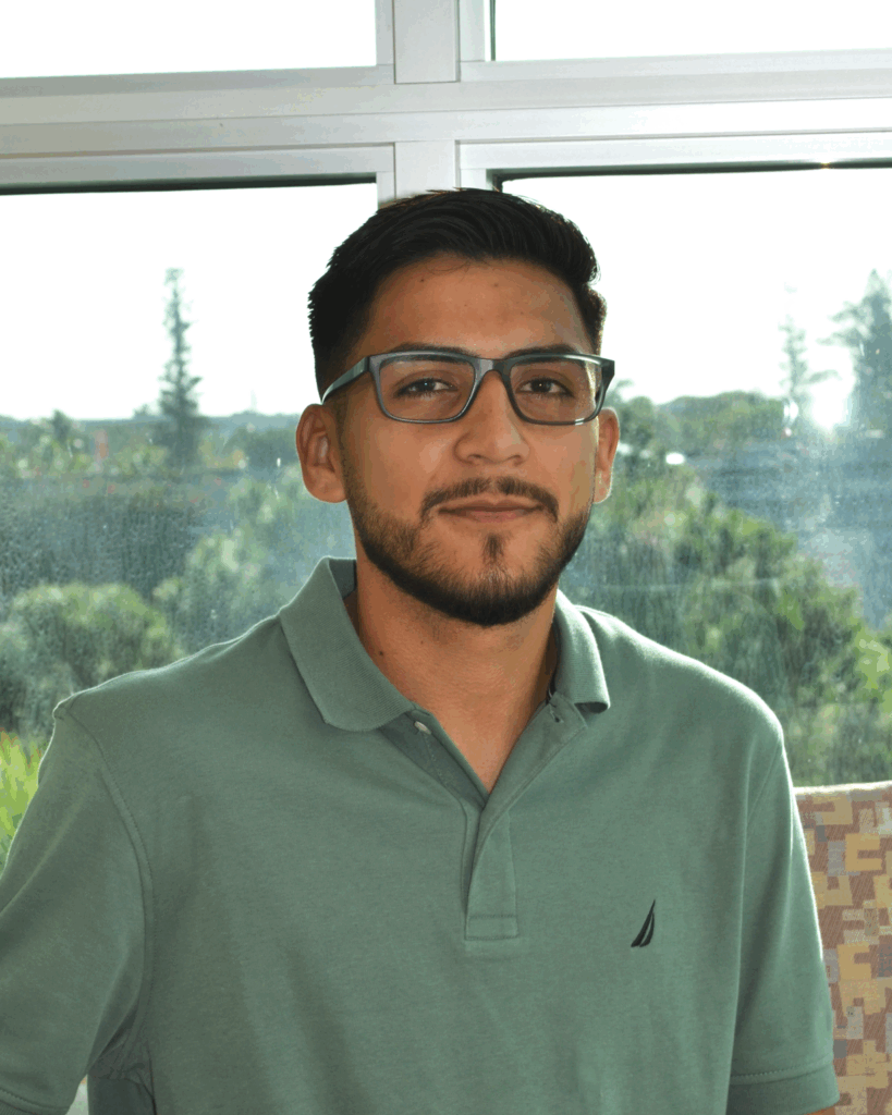 2025_4_4_Buenanuevavila, Ezequiel Headshot 1 2025_4_4_Buenanuevavila, Ezequiel Headshot 1